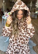 Load image into Gallery viewer, Leopard Sweat Top