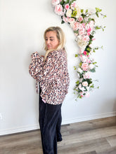 Load image into Gallery viewer, Leopard Balloon Sleeve Top