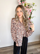 Load image into Gallery viewer, Leopard Balloon Sleeve Top