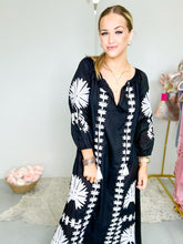 Load image into Gallery viewer, Tiffany Black / White Caftan Dress