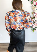 Load image into Gallery viewer, Business Black Pleather Pencil Skirt