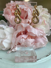 Load image into Gallery viewer, Chunky Chain Earrings